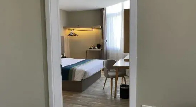 Люкс Home Inn Business Hotel (Xuzhou Pei County Investment International Branch)