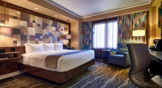 Двухместный номер с видом на озеро Mount Airy Casino Resort