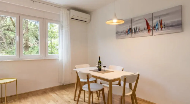 City Apartment near Žnjan Beach, Prenota Appartamento Hotel a Croatian Islands con parcheggio, Parcheggio