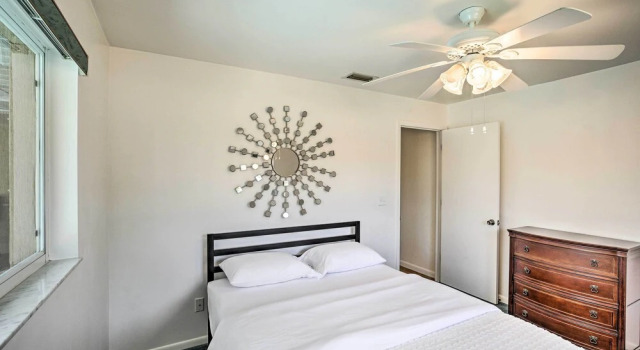 Коттедж с 3 комнатами Breezy Cape Coral Oasis, Covered Lanai & BBQ