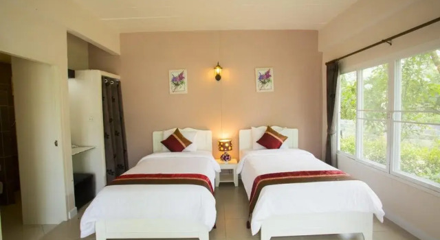 Villa Reina Resort