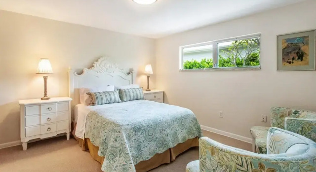 Pesaro - stylish 3BR retreat near Via Miramar Beach, beautifully renovated home with a private pool, lush tropical gardens and premium modern comforts, perfect for families and relaxing getaways, just minutes from sandy beaches and vibrant downtown Naples, Забронировать Отель СПА-отели Нейплс, SPA-услуги