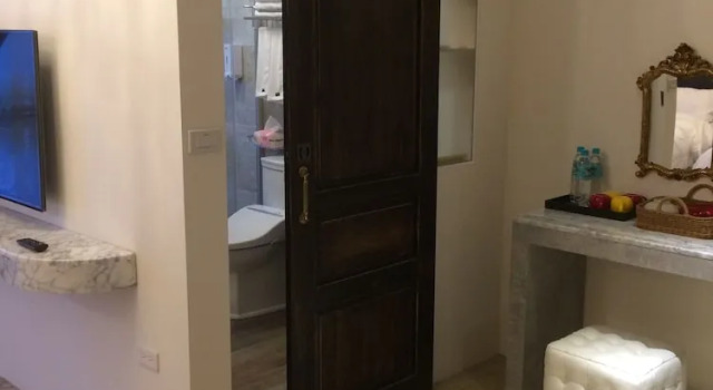 Четырёхместный номер Comfort с балконом Angel Wings Inn