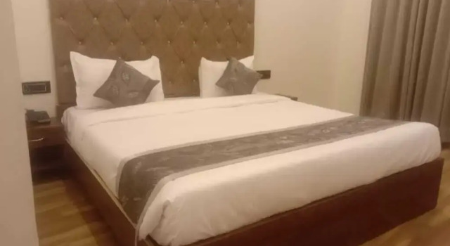 Hotel C S Inn