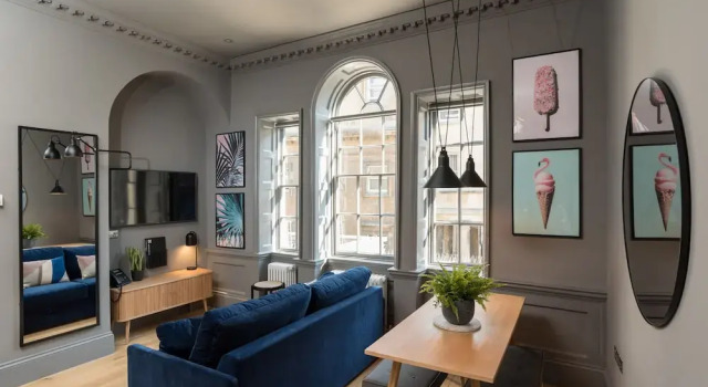 Люкс Superior Hiding Space - Trim Street Apartments