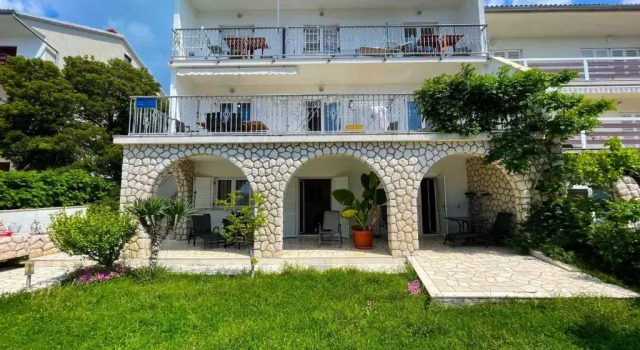 Apartments in Novi Vinodolski 42645, Забронировать Апартаменты/квартира Нови-Винодолски Приморско-Горанская жупания