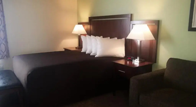 Люкс Ledgestone Suites Hotel Elko