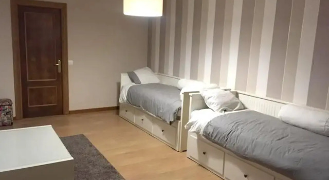 House with 5 Bedrooms in Llanes, with Furnished Terrace - 2 Km From the Beach, Prenota Casa vacanze Hotel a Asturie con parcheggio, Parcheggio