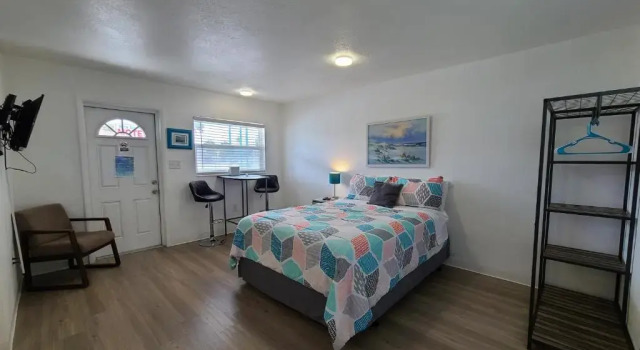 Студия Standard Sun Island Motel