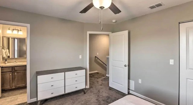Airy Tallahassee Condo ~ 5 Mi to Downtown!, Buchen Sie Ferienwohnung Tallahassee 