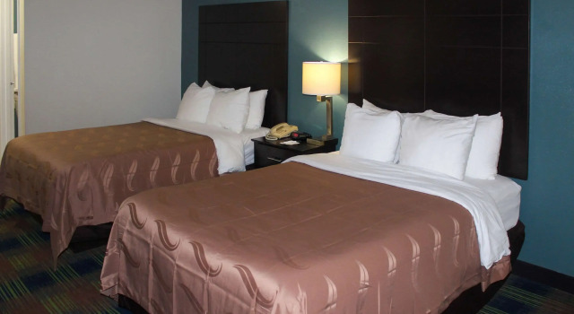 Четырёхместный номер Standard Quality Inn North Vernon