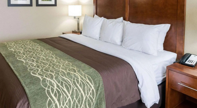Двухместный номер Standard Comfort Inn & Suites West - Medical Center