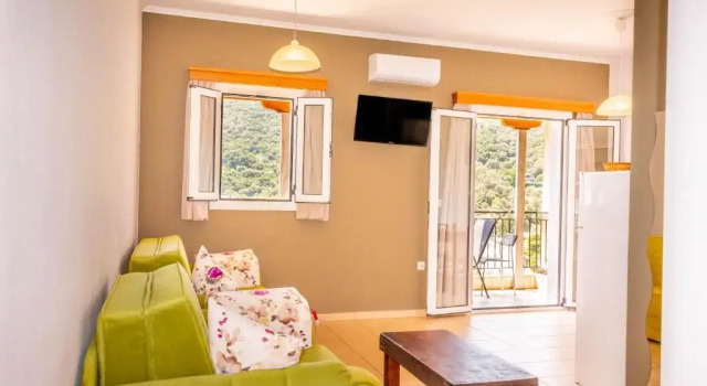 Студия Superior Apagio Apartments
