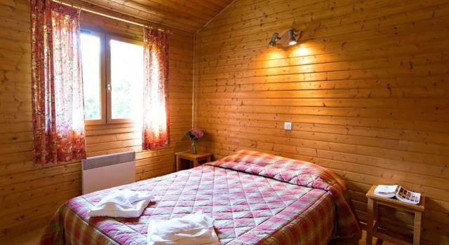 Vacancéole Chalet les Crozats, Book Chalet Hotels in Burgundy with a Pool, Swimming Pool