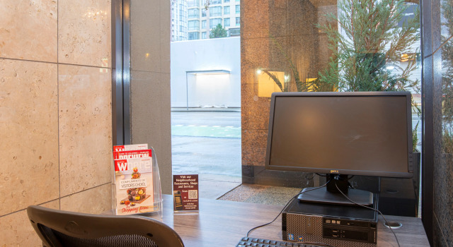Landis Hotel & Suites, Забронировать Отель Отели Ванкувера с парковкой, рядом с Торговый центр Остров Гранвиль, Парковка