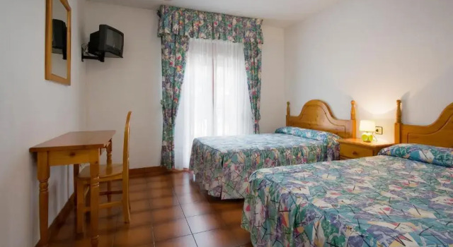 Hotel Castillo dAcher, Buchen Sie Hotel Hotels in Aragonien mit Parkplatz, Parkplätze