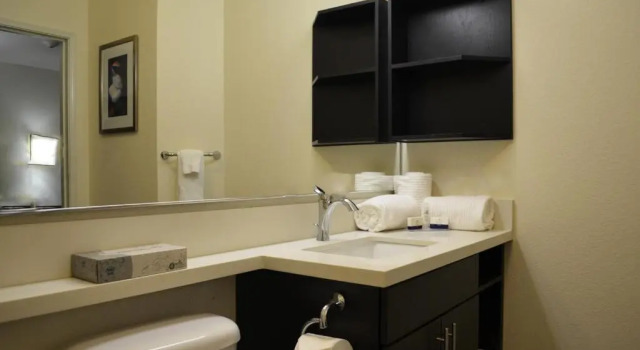 Люкс Candlewood Suites Belle Vernon by IHG