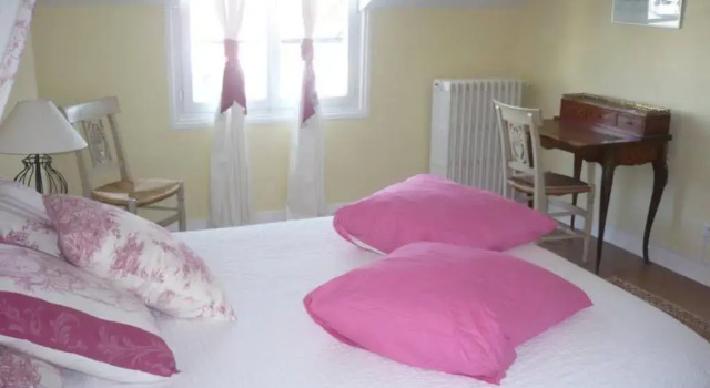 Chambre d'hôtes Villa du Hameau de la Reine, Book Villa Le Chesnay 