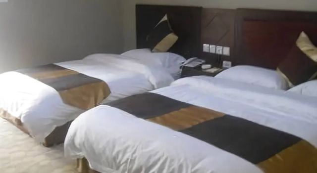 Kunming Shengtai Hotel, Rezerwuj Hotel Hotele w Kunming z parkingiem, Parking
