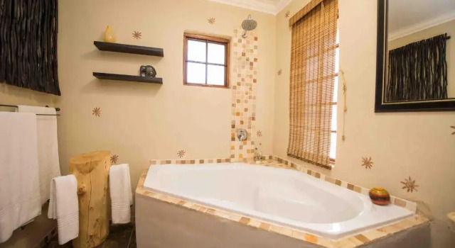 Семейный номер Standard Mziki Safari Lodge