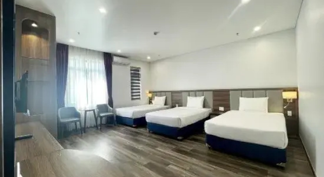 Трёхместный номер Deluxe Central Halong Hotel