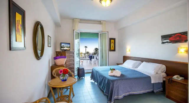 Двухместный номер Standard с балконом и с видом на море Grand Hotel Excelsior