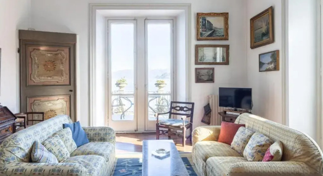 Апартаменты Villa Niobe - Exclusive Lakefront Apartment With Private Beach