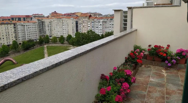 Апартаменты Duplex amplio,parking WiFi, 2 terrazas, bien conectado con playas, zona segura