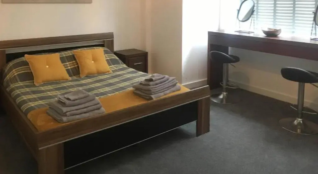 Luxury 1 Bed apartment in City Centre with parking