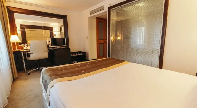Двухместный номер Economy c 1 комнатой с видом на город CK Farabi Hotel