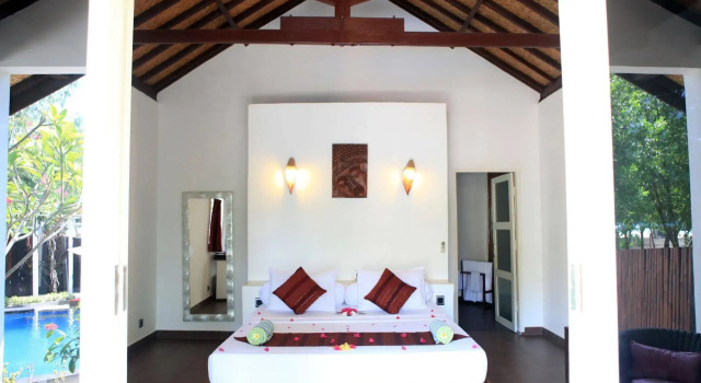 Wah Danima Resort & Restaurant, Забронировать Курортный отель Отели Гилей Траванган с бассейном, рядом с Turtle Conservation Gili Trawangan, Бассейн