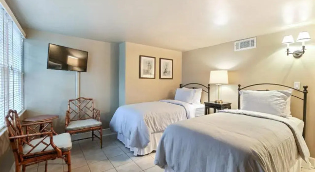 Orleans Square, Rezerwuj Hotel Hotele w Savannah z parkingiem, Parking