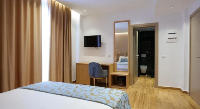 Luksusowy dwuosobowy pokój i balkonem i z widokiem na morze Hotel Bora Bora