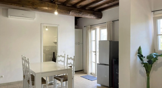 Multi-family villa in a quiet area about 1200 meters from the beach of Naregno (sand) and about 1200-Apt. Boschetto Gualdo, Book Villa Capoliveri Elba