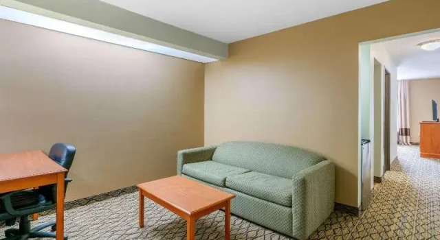 Люкс Quality Inn & Suites Jefferson City