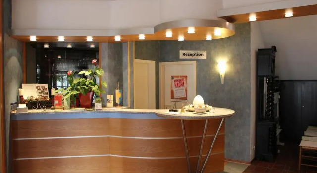 Hotel Schlömer, Забронировать Отель Клоппенбург 
