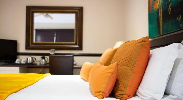 No 66 Sandton Lodge, Prenota Bed & breakfast Hotel a Gauteng con piscina, Piscina