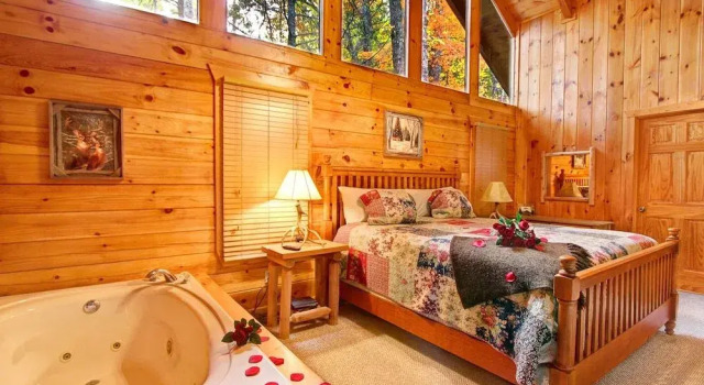 Whispering Winds 2 Bedrooms 2 Bathrooms Cabin