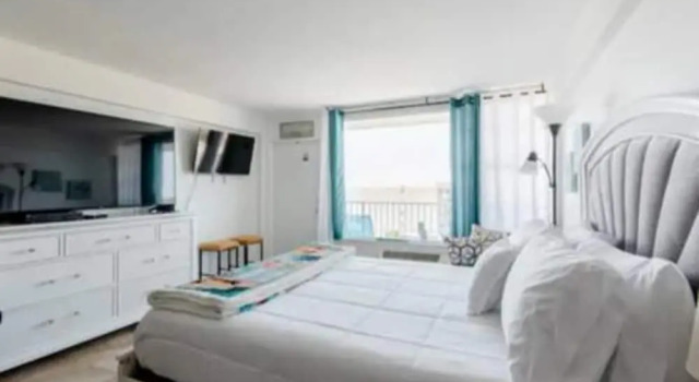 Апартаменты 613 3 Beds Luxury Beachfront Studio Ideal 4 Long Stays