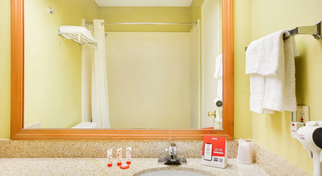 Четырёхместный номер Standard OYO Hotel Texarkana Trinity AR Hwy I-30