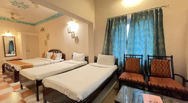 Четырёхместный семейный номер Standard c 1 комнатой Suryaa Villa - A Boutique Heritage Hotel