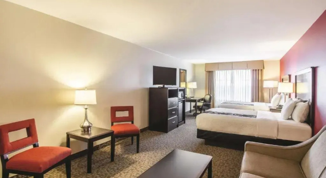 Номер Executive La Quinta by Wyndham Fargo-Medical Center