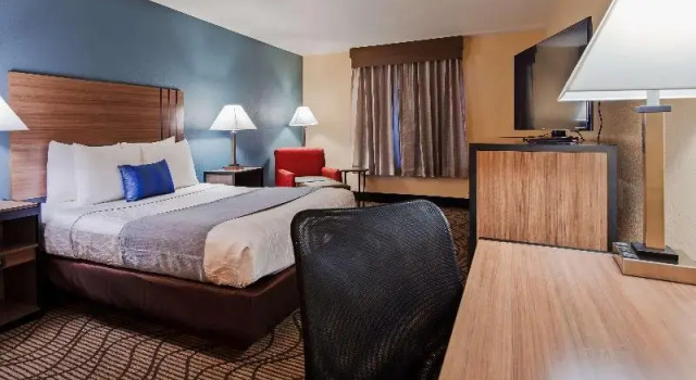 Трёхместный номер Standard с балконом Best Western Plus Heritage Inn