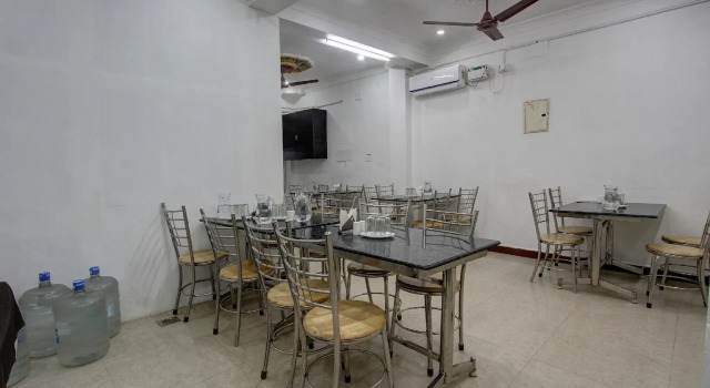 OYO 36142 12roomz, Book Hotel Billige hoteller i Manjakuppam
