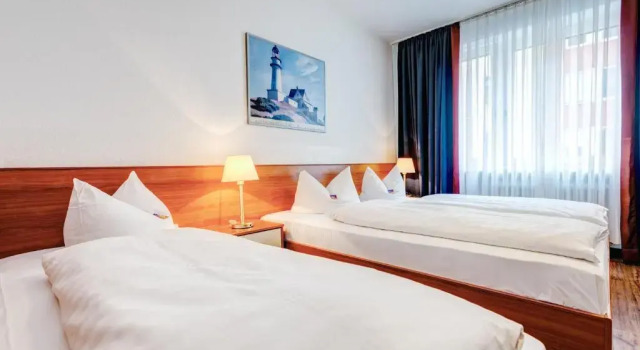 Четырёхместный номер Standard Hotel Antares München