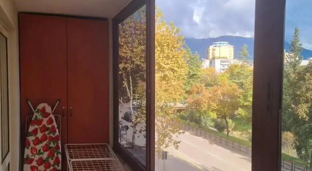 Tirana Center Cozy Apartment, Забронировать Апартаменты/квартира Отели области Тираны с парковкой, Парковка