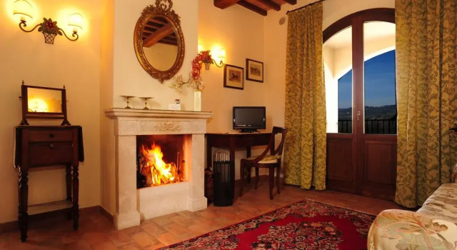 Hotel La Fonte Del Cerro, Забронировать Отель Манчано Тоскана, рядом с Термальные источники Терме-ди-Сатурния