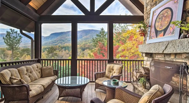 Коттедж Mountain Views! Home in Brights Creek Golf Club
