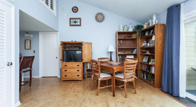 Quail Hollow B2-1U, 1 Bedroom, Sleeps 2, Ocean Front, Pool, Tennis, WiFi, Rezerwuj Hotel Hotele w Saint Augustine Area z parkingiem, Parking