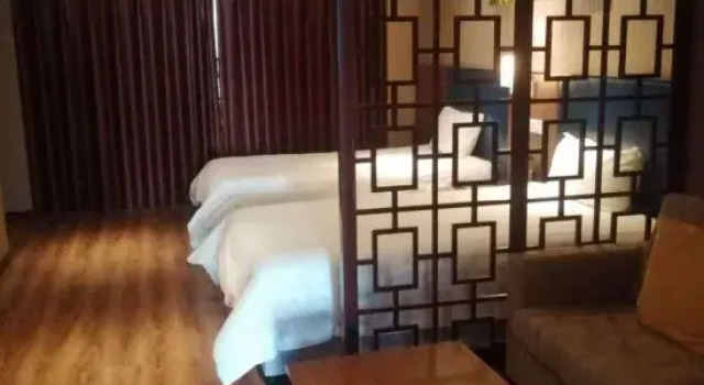Люкс Ripple Hotel (Weihai Wendeng Bus Station)